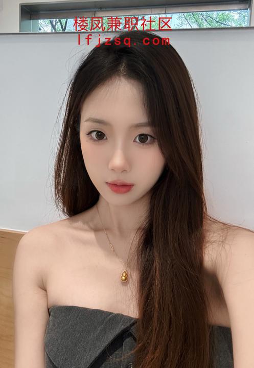 00后嫩妹粉鲍鱼水多穴紧