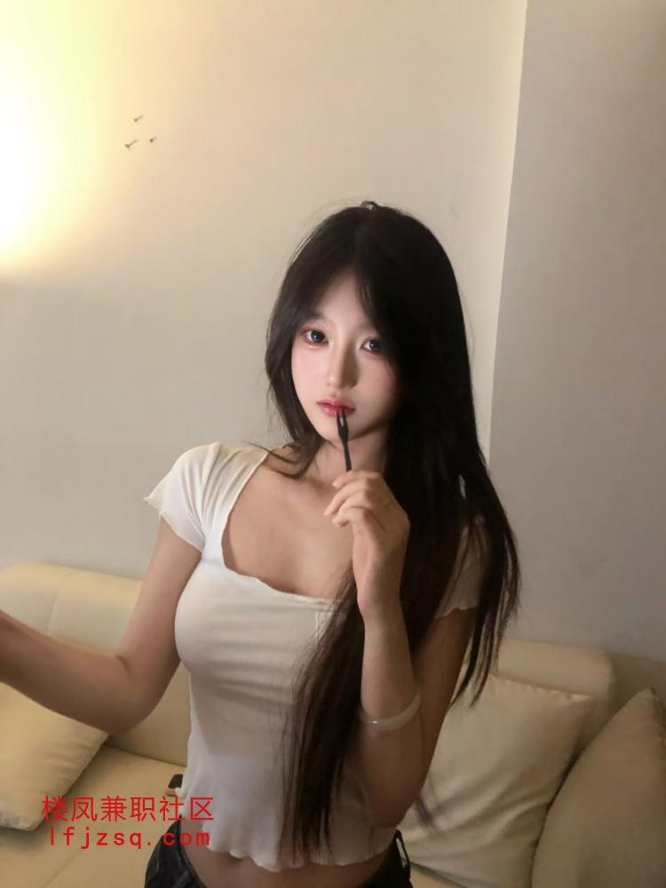 童颜巨乳邻家大长腿妹妹 很是会提供情绪价值