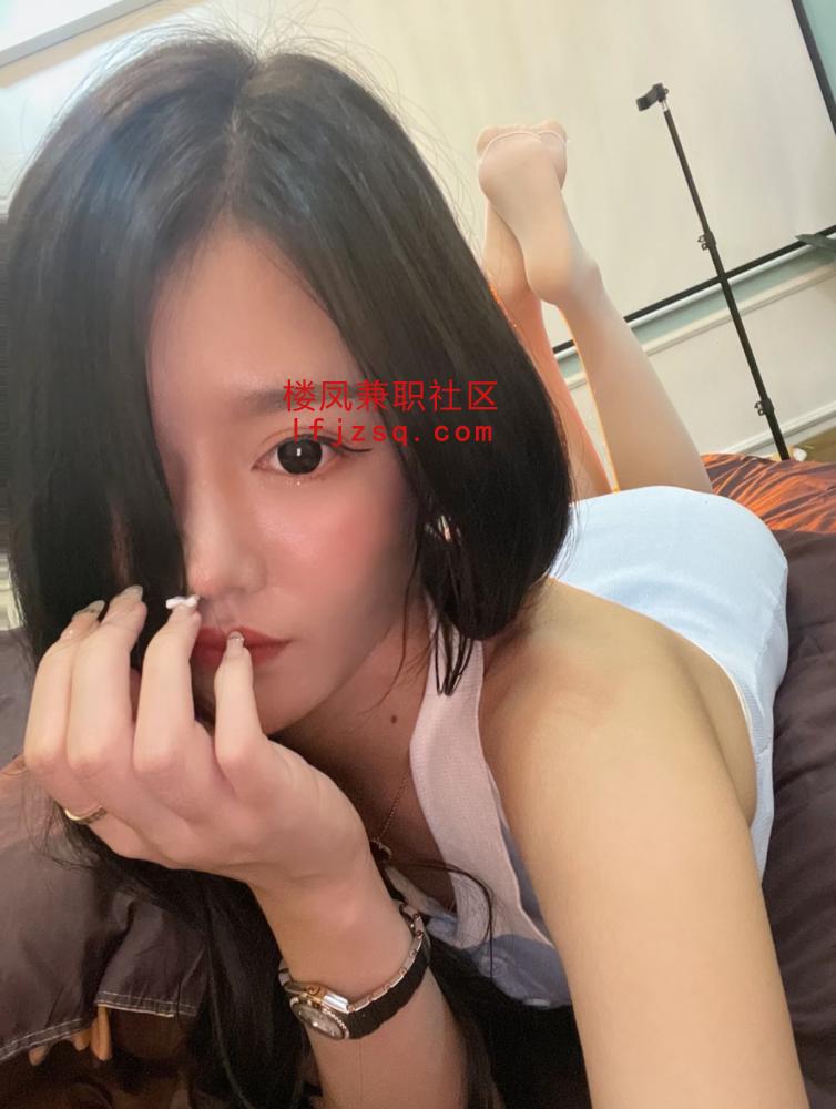 兼职长腿肉丝御姐易高潮可颜射