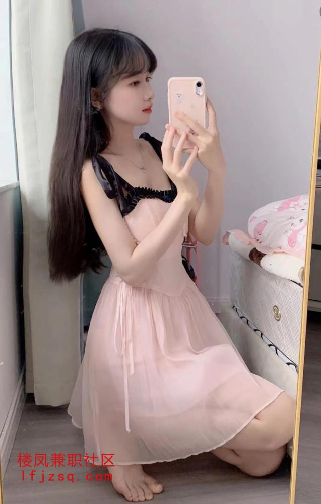 大白美腿嫩鲍丝袜美女