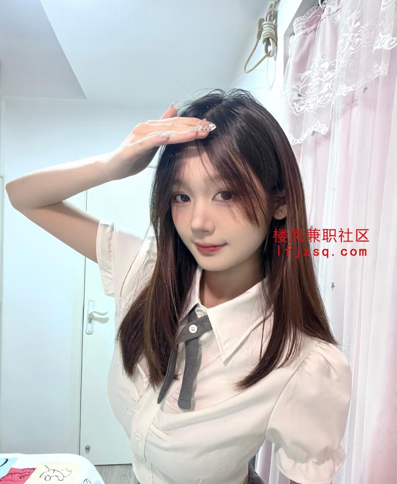 杭州市极品兼职乖巧小嫩妹，全程配合服务自带（私人公寓）