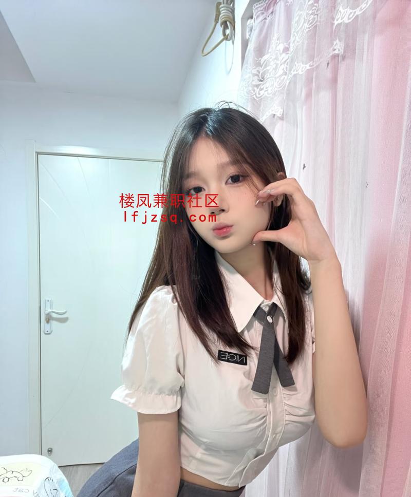 杭州市极品兼职乖巧小嫩妹，全程配合服务自带（私人公寓）