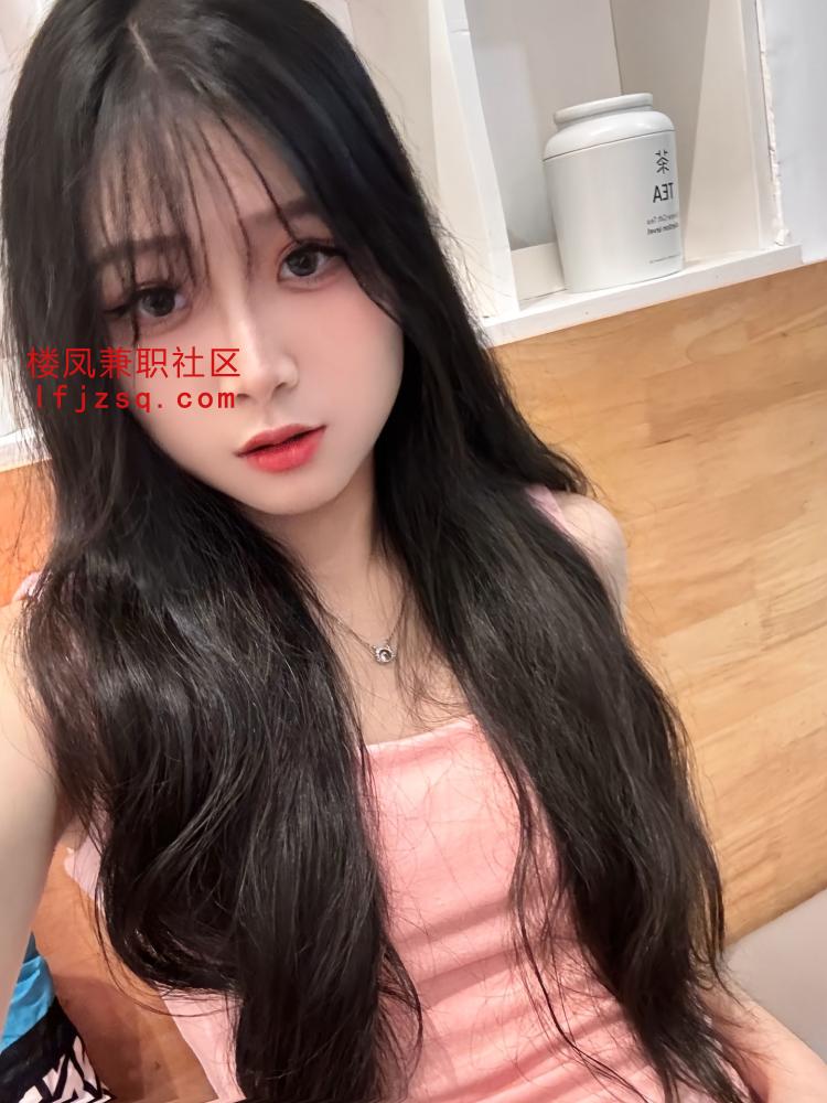 00后闷骚小嫩鸡，随意玩弄可调教