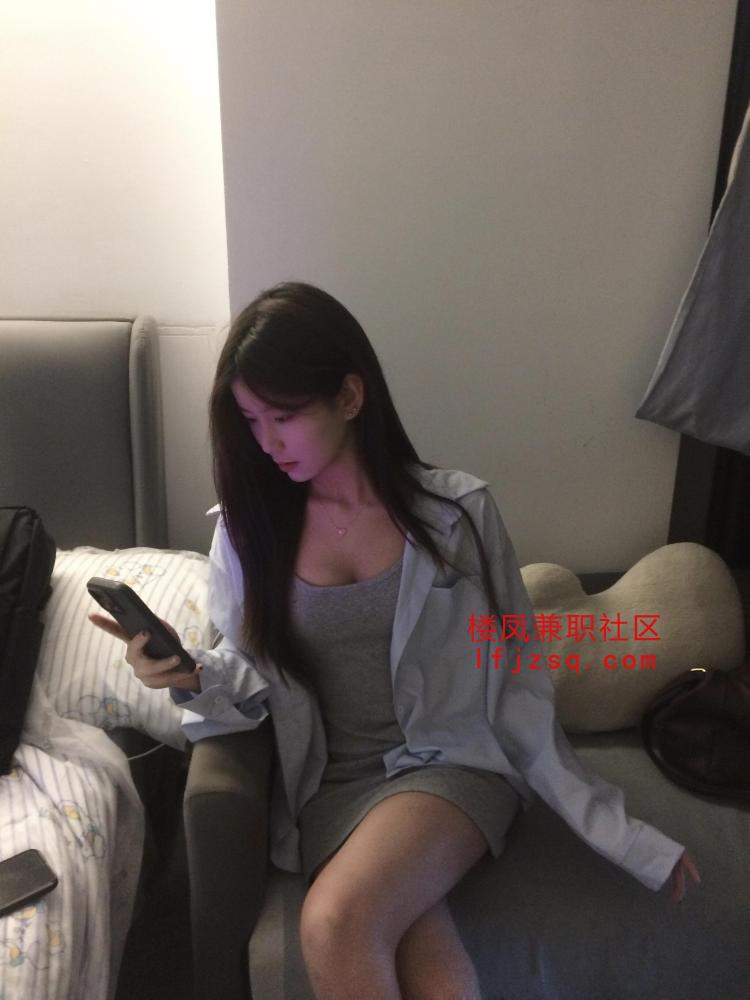 小妹完美反差小骚货，可骚可甜 (可上门)