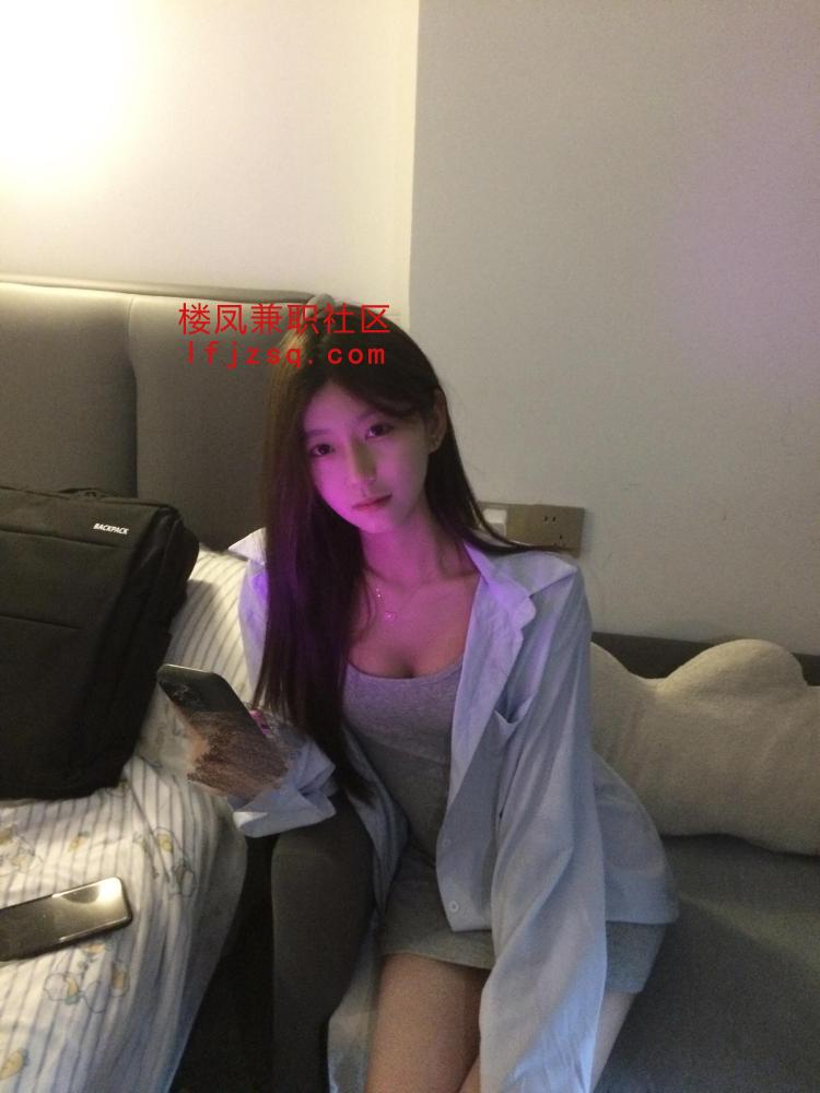 小妹完美反差小骚货，可骚可甜 (可上门)