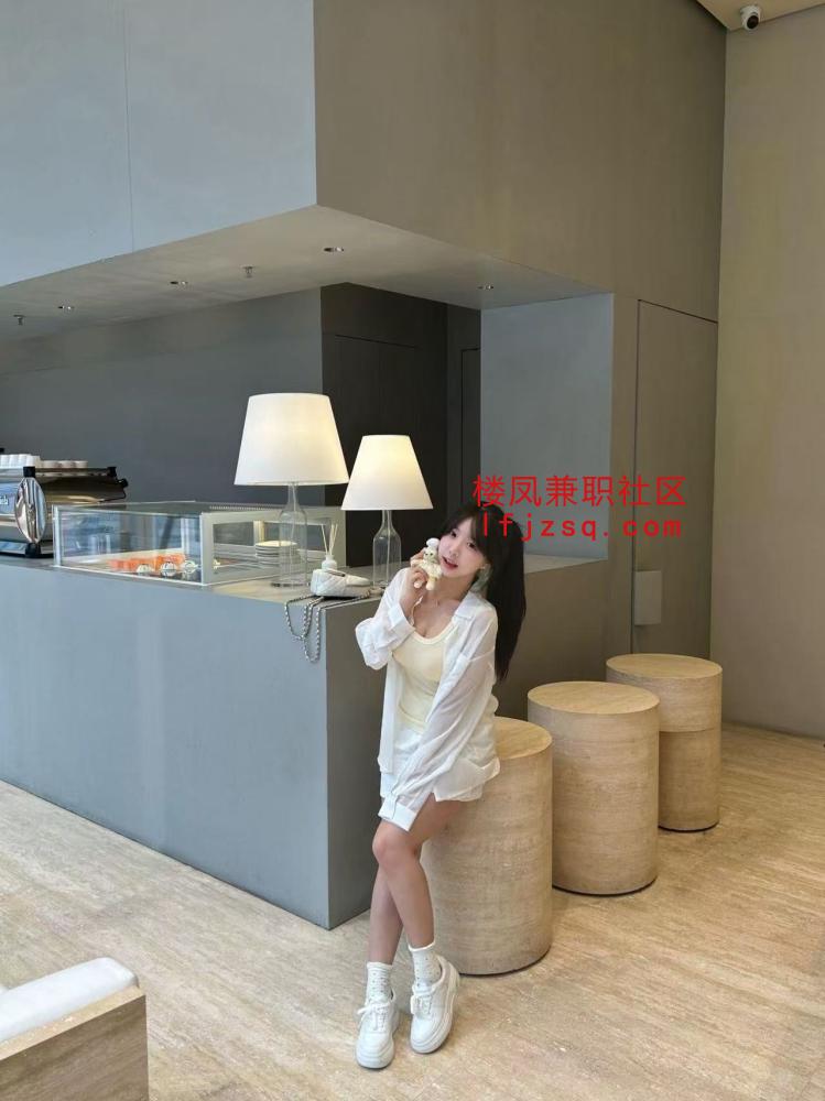 奶甜奶甜的邻家小妹