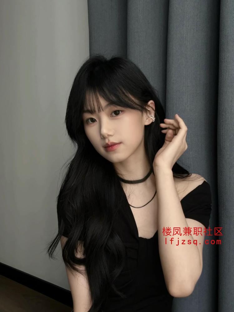 嫩妹小逼穴很紧全程娇嗔不停