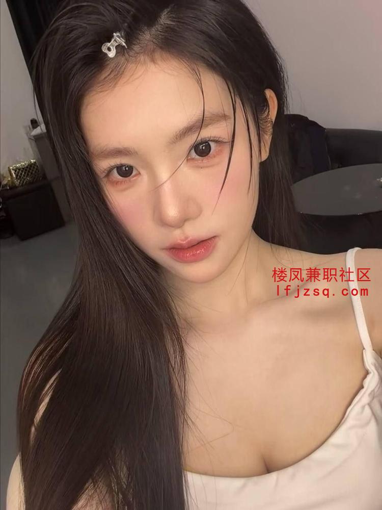 合肥00后嫩妹自做自聊有公寓