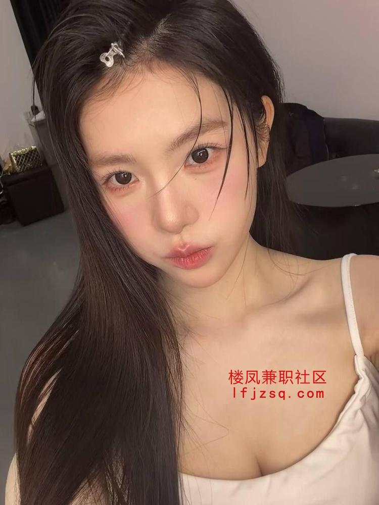 合肥00后嫩妹自做自聊有公寓