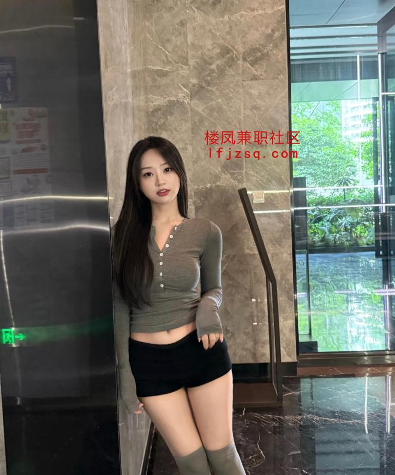 极品骚货性感水多初下海下面好紧，三粉嫩