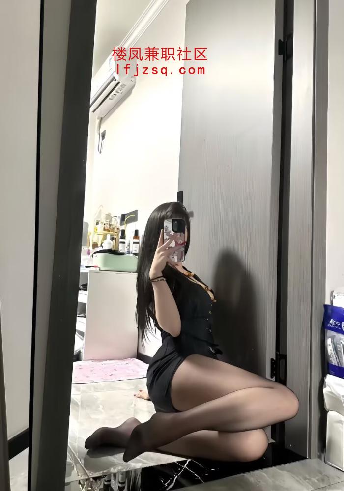 粉鲍小穴紧致水多反差妹性欲强
