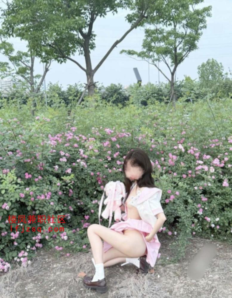 长沙真的够青春粉嫩05后粉嫩学生刚破处下海不久