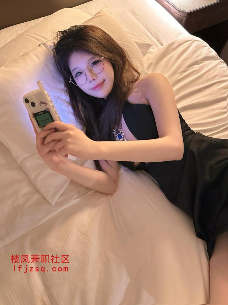校外兼职青春嫩妹敏感易高潮小穴粉奶子结实有手感