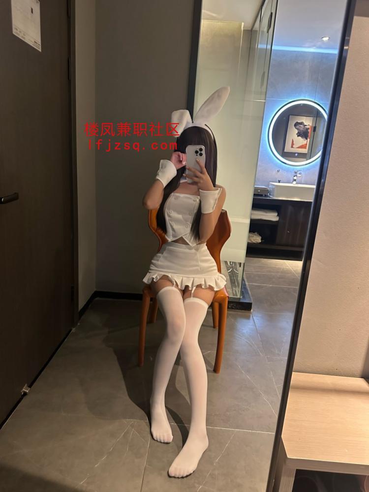 上海极品娃娃脸卡哇伊身体S曲线，皮肤嫩出水