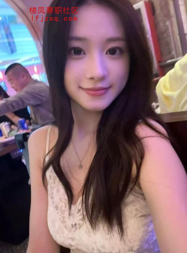 00后嫩妹自做自聊有公寓