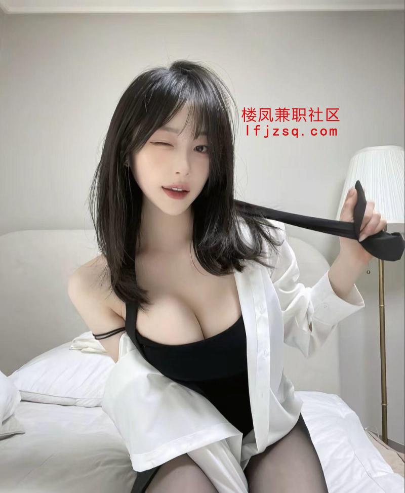 少女性感巨乳屁股翘翘的