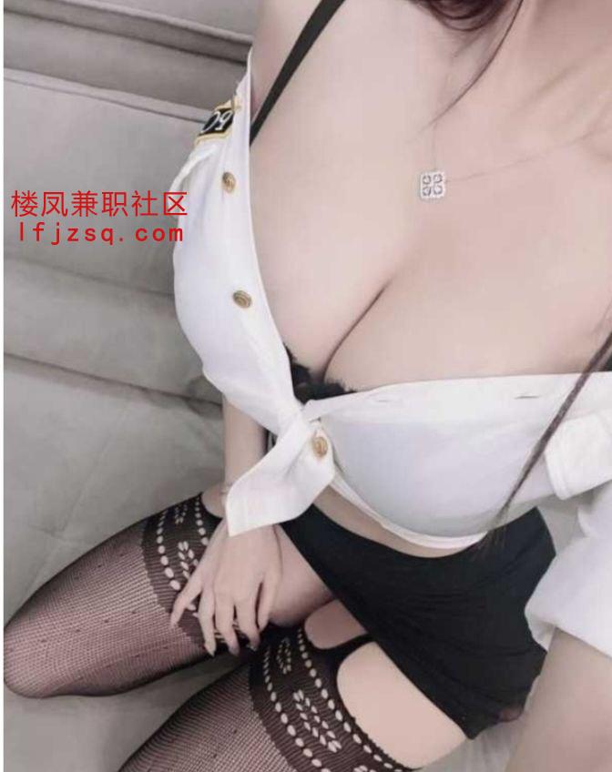 合肥黑丝大奶翘臀反差欲女 自聊自做兼职
