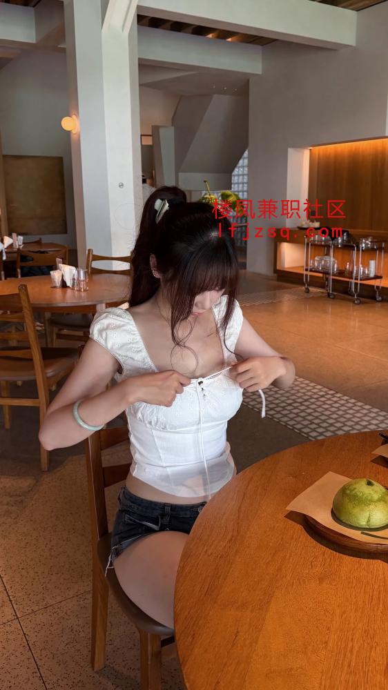 04嫩妹蛇腰蜜桃臀完美颜值受不了