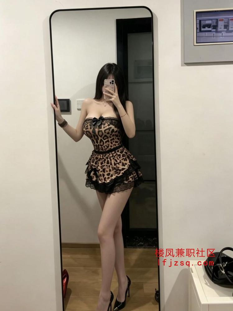 东莞白虎蜜桃臀小骚货（可上门）