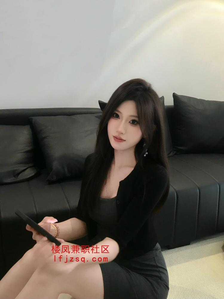 风情万种的制服诱惑