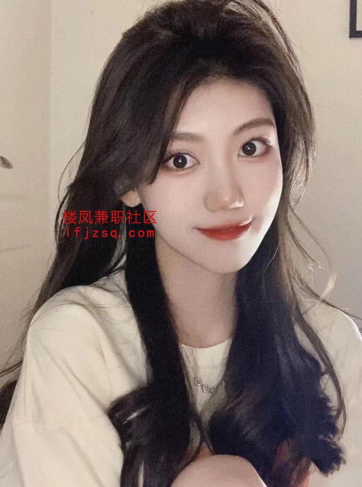 00后兼职妹妹颜值高各种姿势都配合