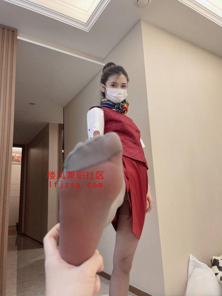 腰细臀圆的小骚逼