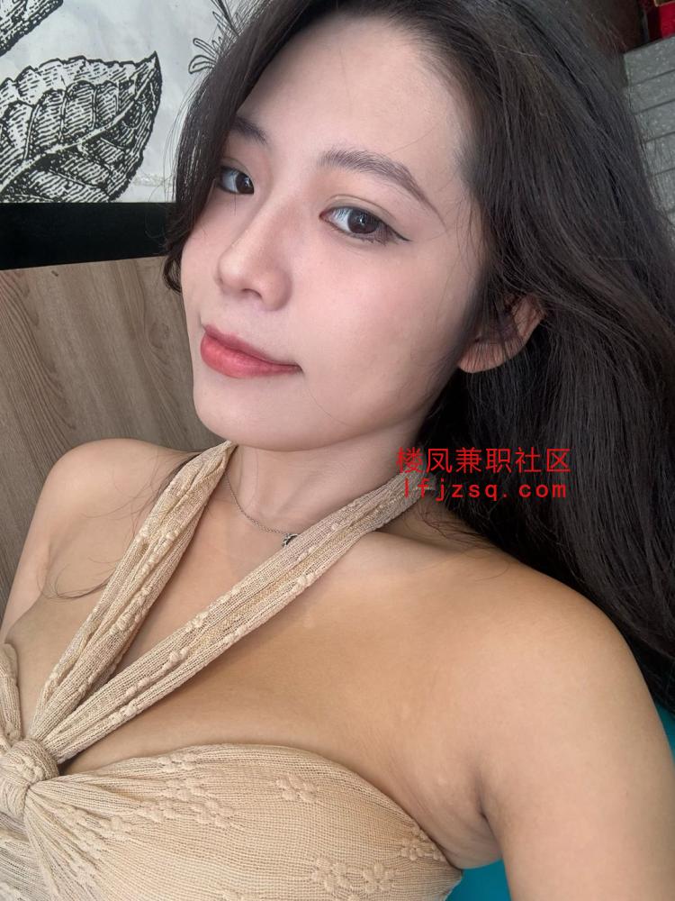 惠州迷人韵味少妇乳交很舒服