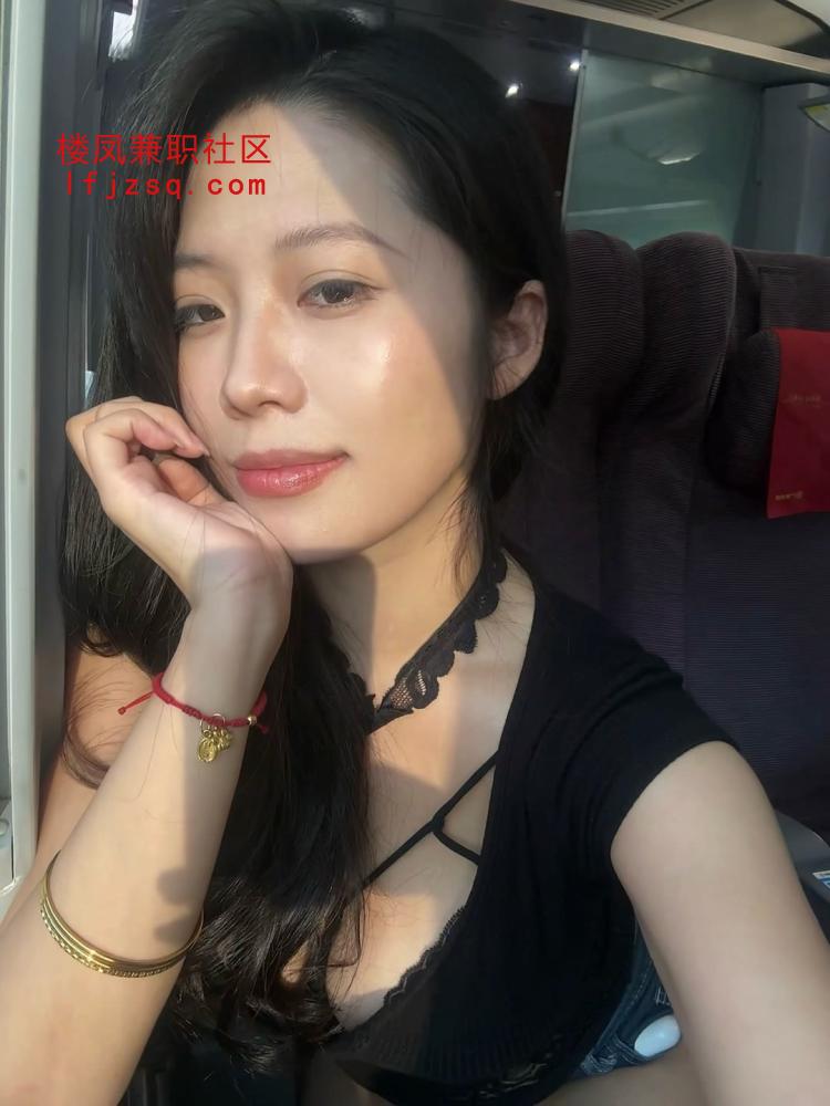 娇嫩小穴湿润水多服务超级棒