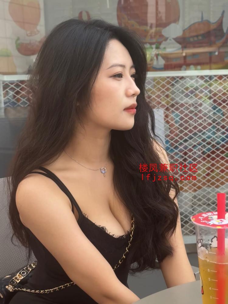 临汾妹子性感水多粉嫩人漂亮