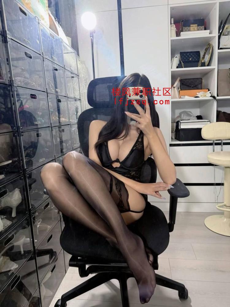 大同黑丝情趣性感女郎