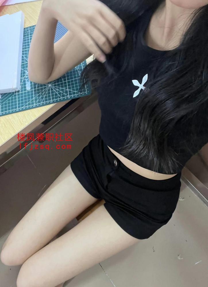 乌市温婉姐姐制服榨精
