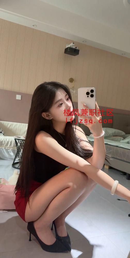 大长腿气质服务系妹子