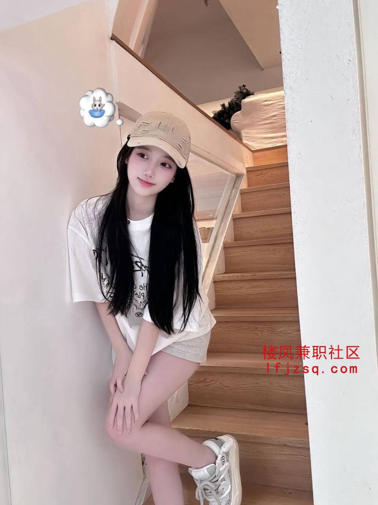 嫩妹很紧小逼个人自带公寓