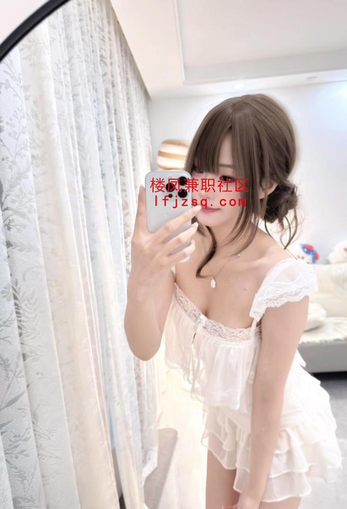 清纯兼职妹妹