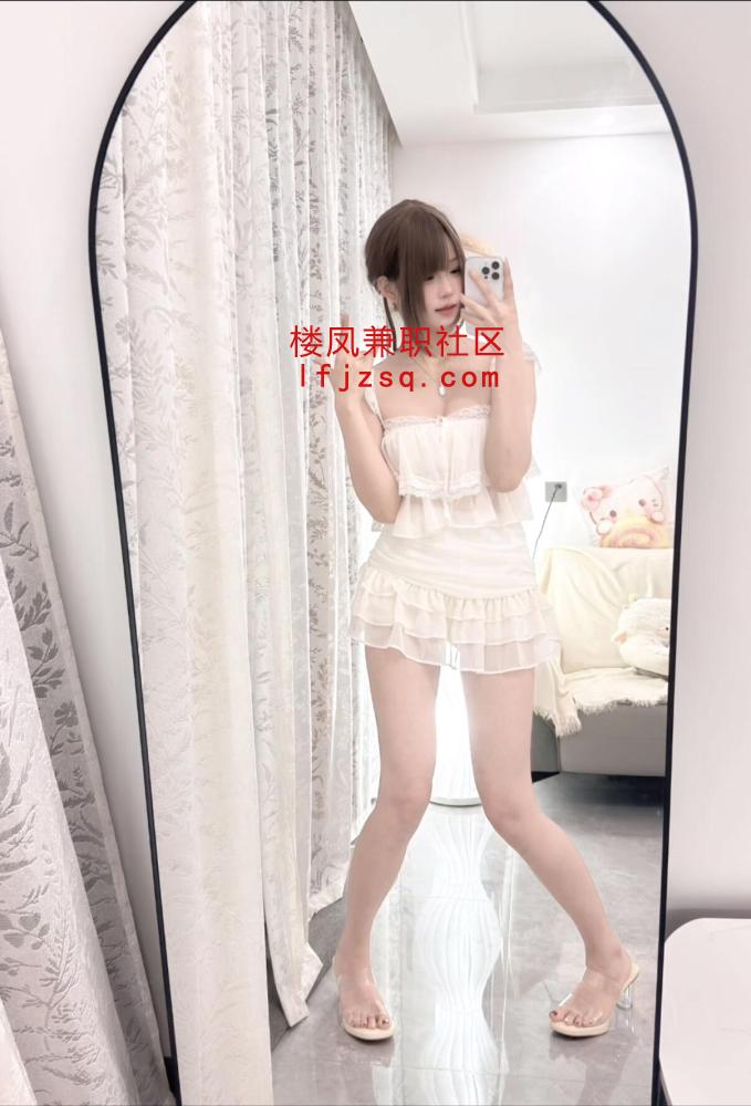 清纯兼职妹妹