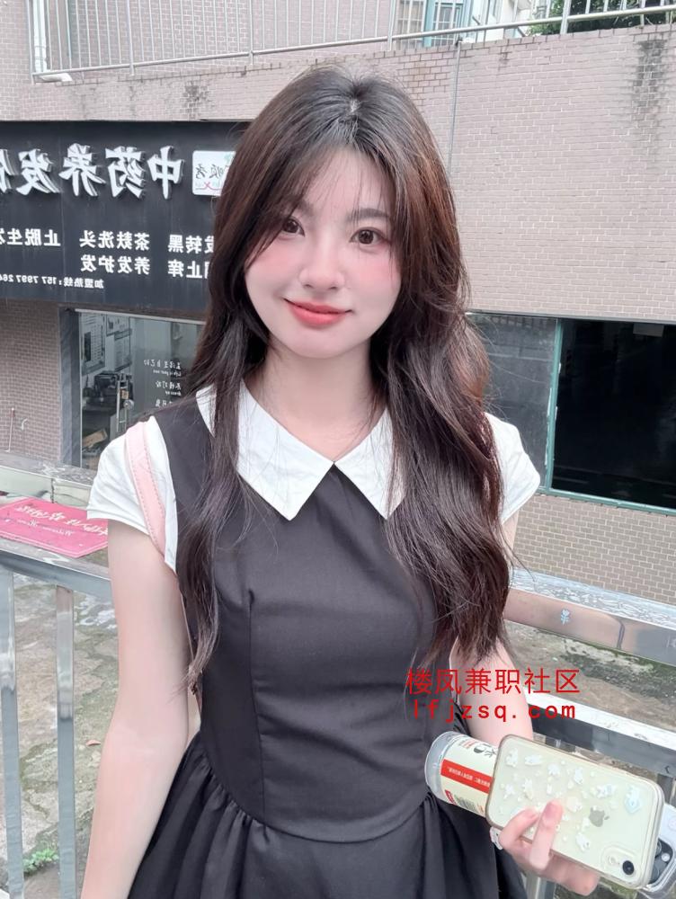 极品性瘾骚妹制服诱惑