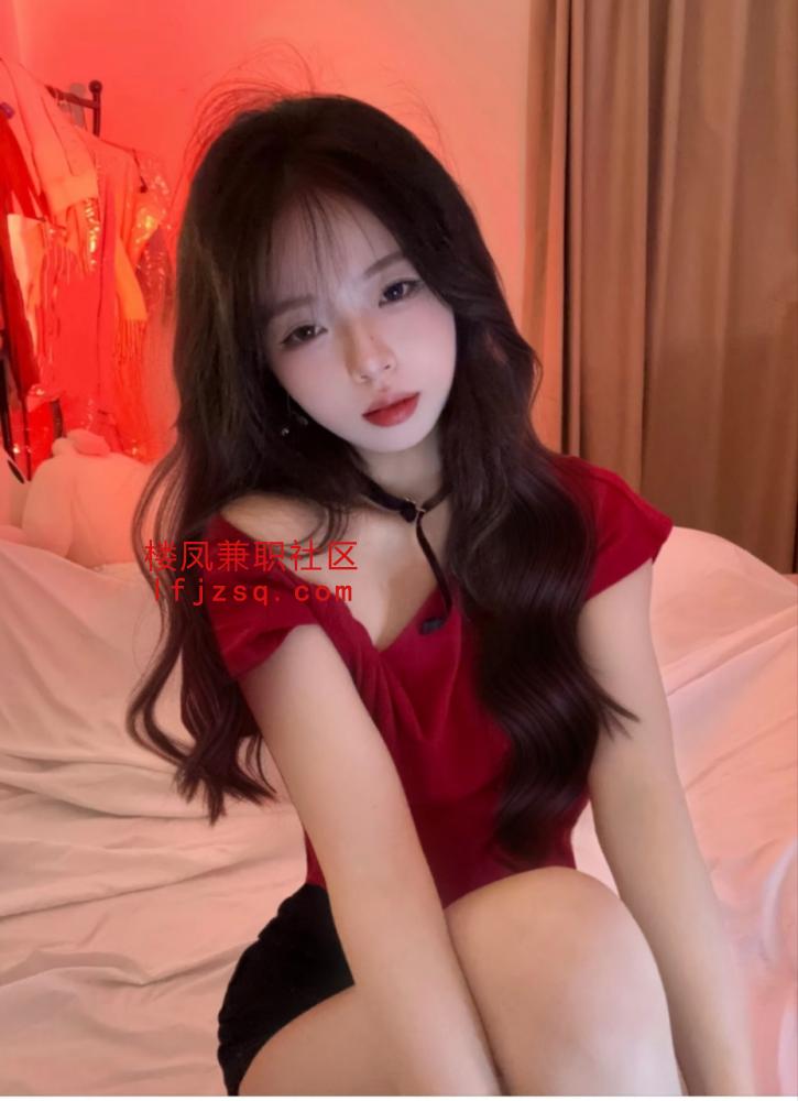 甜美系女孩逼逼很粉 口得好深