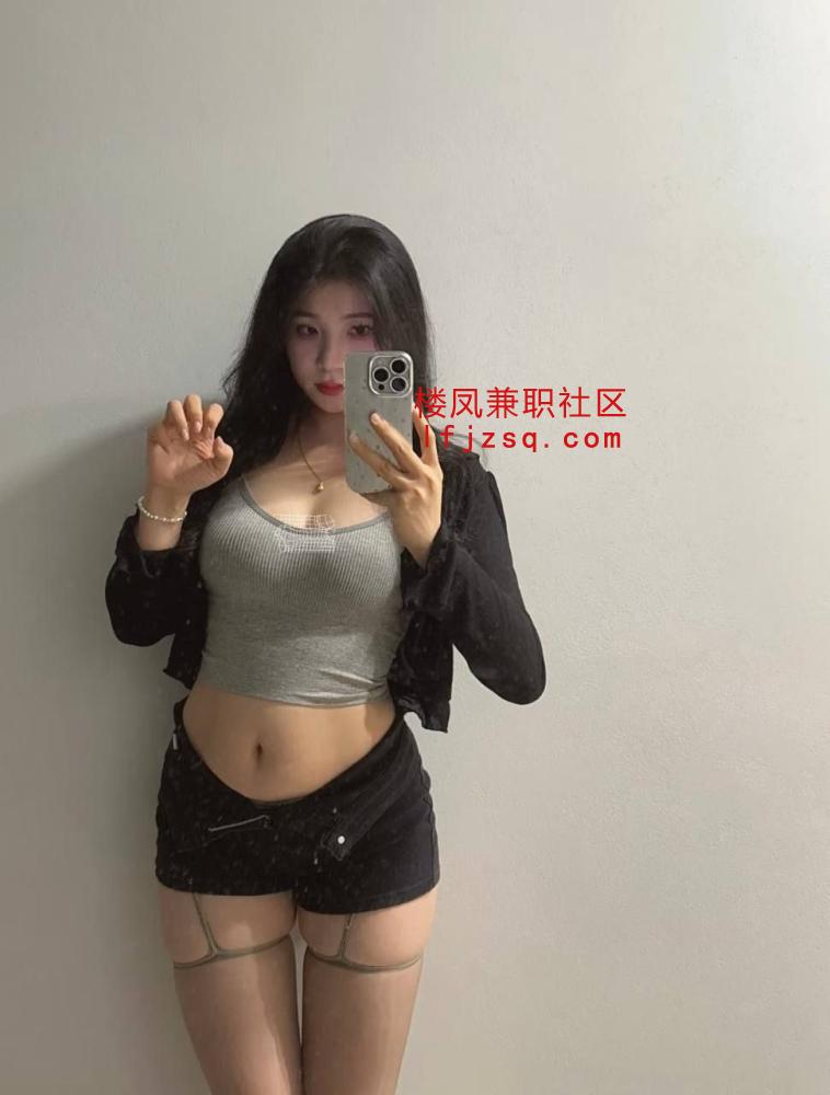 长沙长腿大奶翘臀骚货半套〈提供私人公寓〉