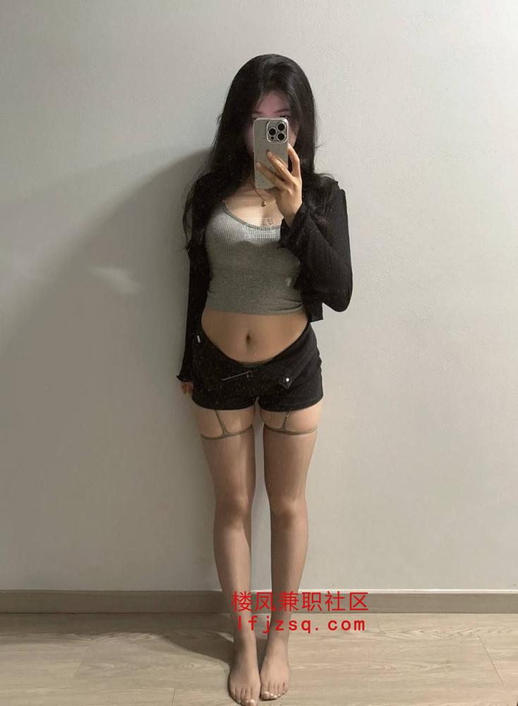 长沙长腿大奶翘臀骚货半套〈提供私人公寓〉
