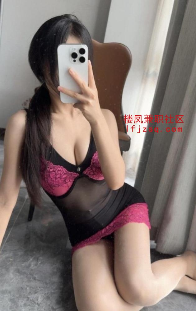 济南颜值嫩妹小逼粉粉很干净