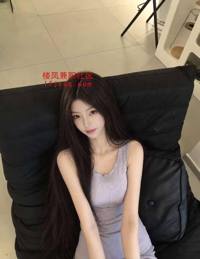 大胸骚货熟女陪你鸳鸯浴