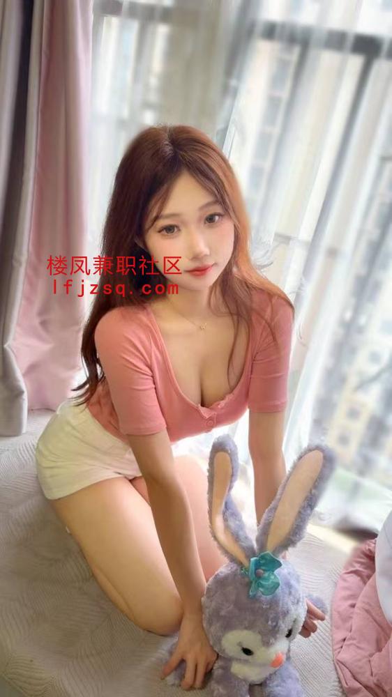 萝莉型小逼能吸会夹