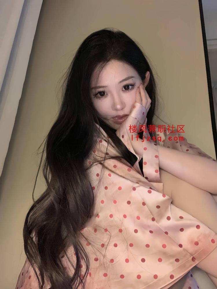 虹口05后在校学妹完美身材肤白貌美兼职在外租房