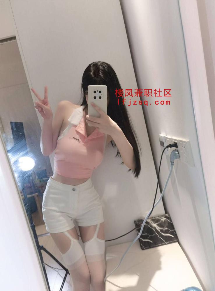 济南大学小骚货抓龙筋〈提供私人公寓〉