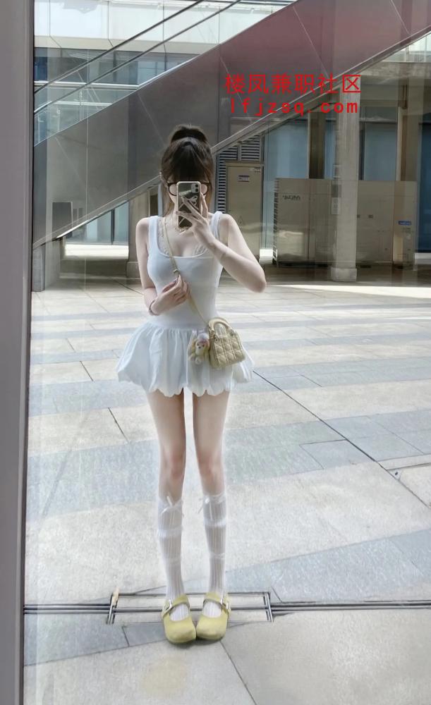 广州短期兼职学妹 阴唇流透明汁水无异味