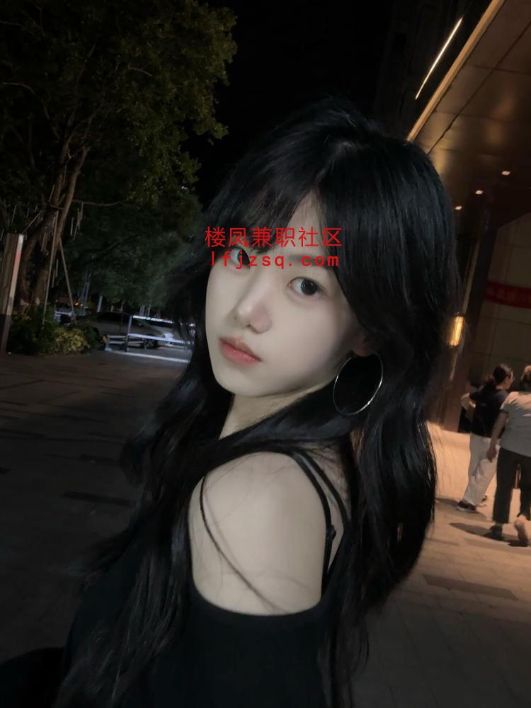 乌兰浩特肤白嫩妹颜值小仙女