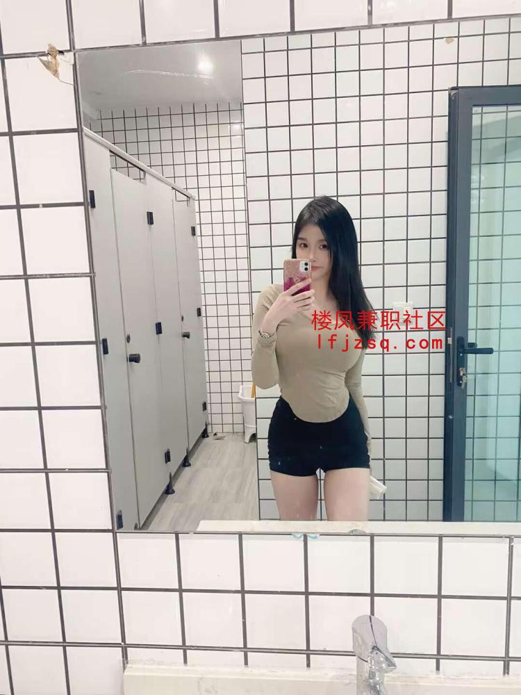 郑州少女性感长腿屁股翘翘的