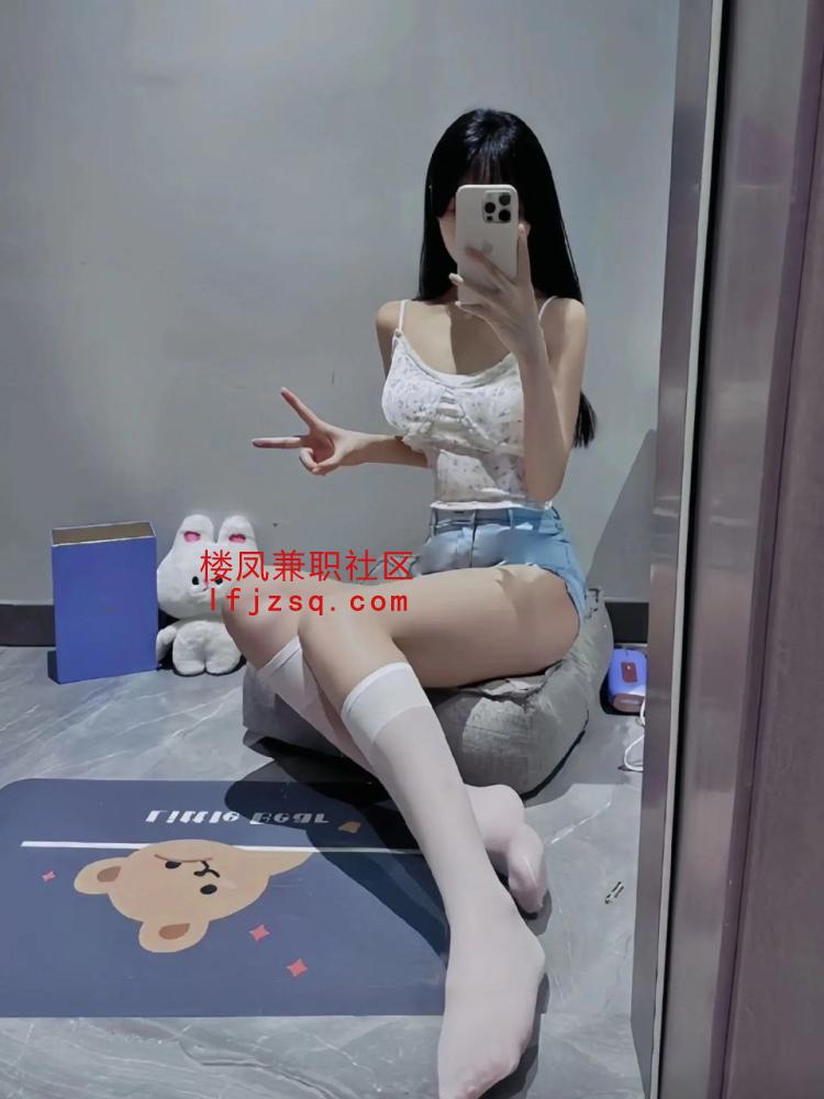 南昌白虎蜜桃臀小骚货（可上门）