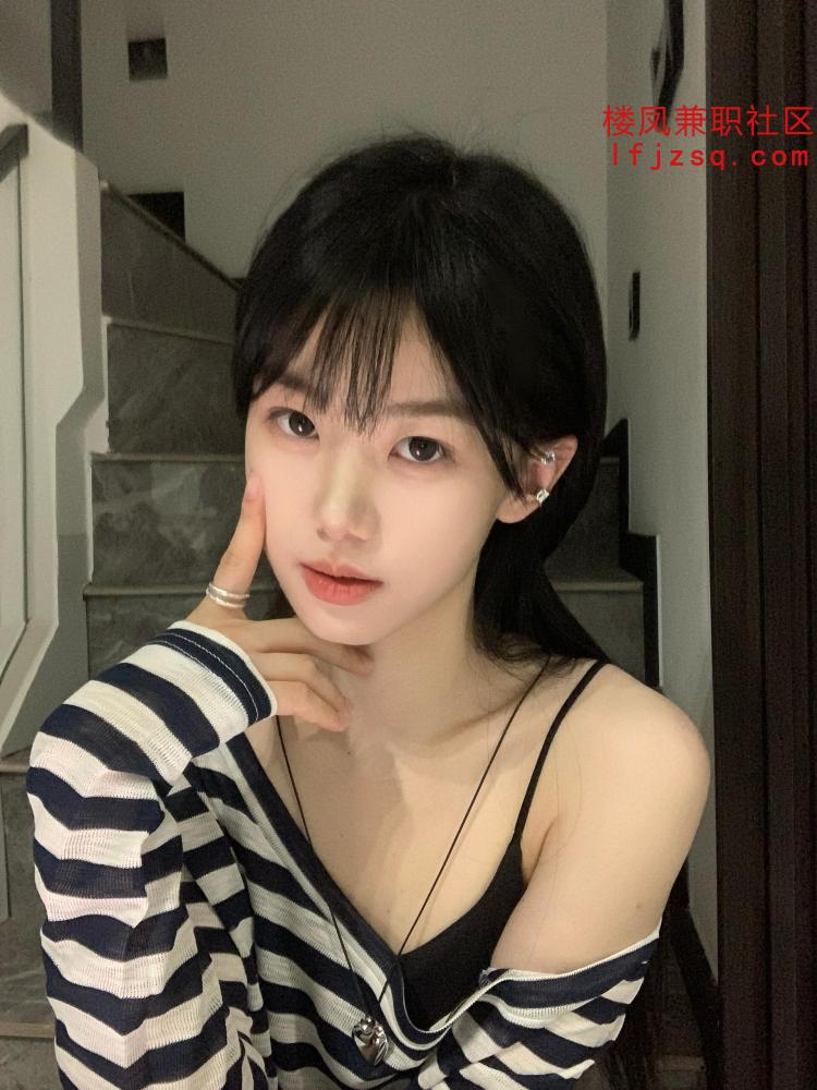 很骚的一个妹子，口的好 水很多