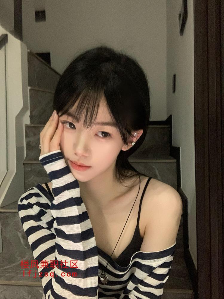 很骚的一个妹子，口的好 水很多
